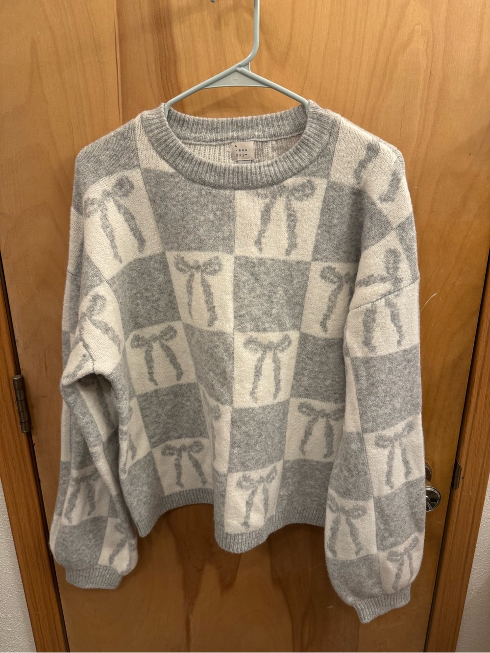 a new day Gray & Cream Bow Checker Knit Crew Sweater